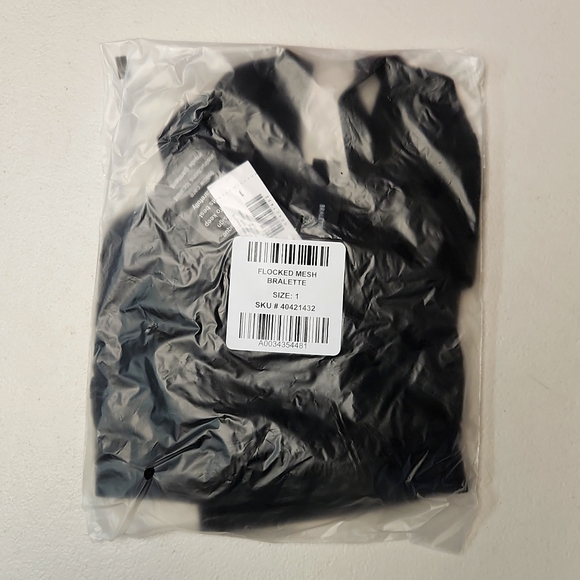 ❤️NWT VINTAGE TORRID BRA - BATS PRINT UNLINED FLOCKED MESH BRALETTE HALLOWEEN - Picture 10 of 15